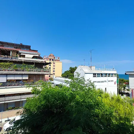 Top Sea View Flat With Terrace Benátky – Lido